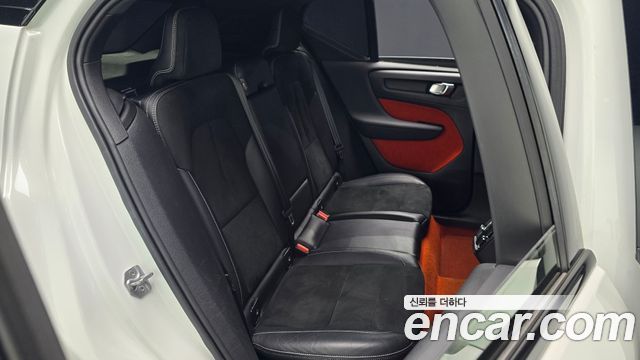 Volvo XC40 B4 R-Design 2021 — фото 11