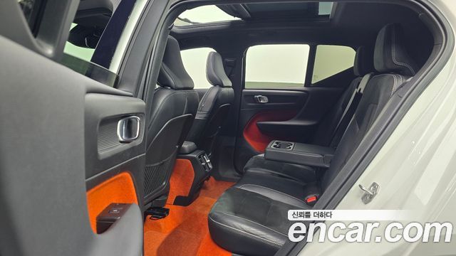 Volvo XC40 B4 R-Design 2021 — фото 12