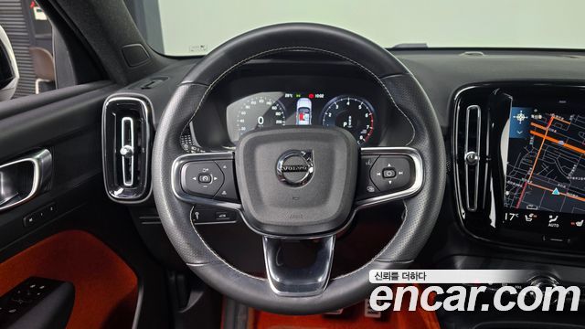Volvo XC40 B4 R-Design 2021 — фото 13