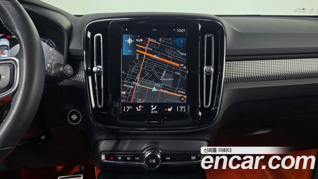 Volvo XC40 B4 R-Design 2021 — фото 15