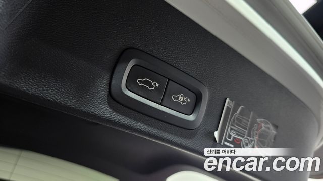 Volvo XC40 B4 R-Design 2021 — фото 19