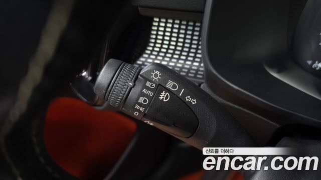 Volvo XC40 B4 R-Design 2021 — фото 27
