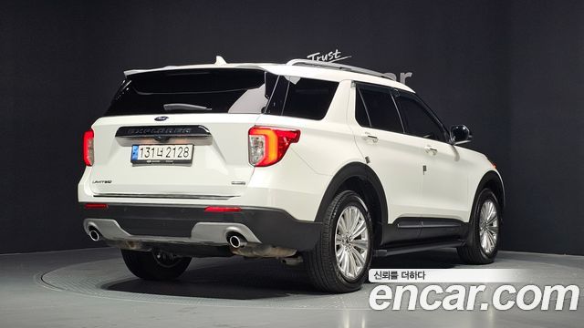 Ford Explorer (VI) 3.3 Hybrid 2022 — фото 2