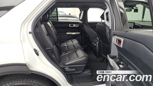Ford Explorer (VI) 3.3 Hybrid 2022 — фото 12