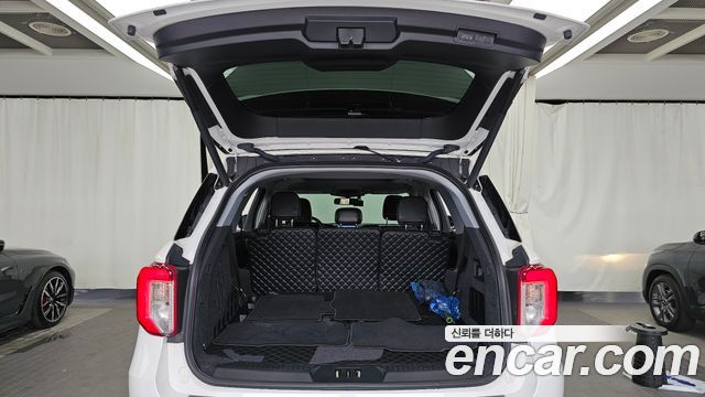 Ford Explorer (VI) 3.3 Hybrid 2022 — фото 20