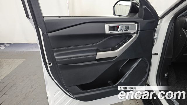 Ford Explorer (VI) 3.3 Hybrid 2022 — фото 24