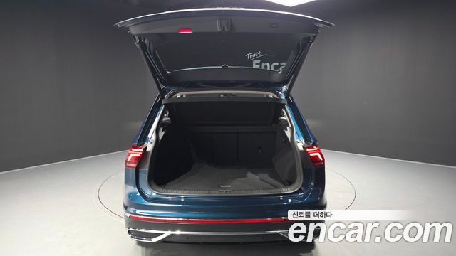 Volkswagen Tiguan (II) 2.0 TDI Prestige 2023 — фото 33