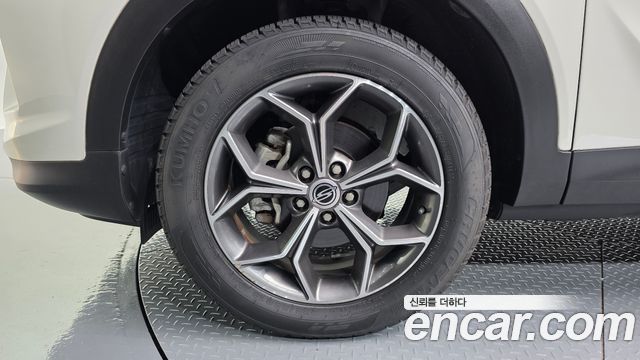 KG Mobility (SsangYong) Beautiful Korando Gasoline 1.5 2WD C5 Plus 2021 — фото 5