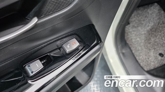 KG Mobility (SsangYong) Beautiful Korando Gasoline 1.5 2WD C5 Plus 2021 — фото 18