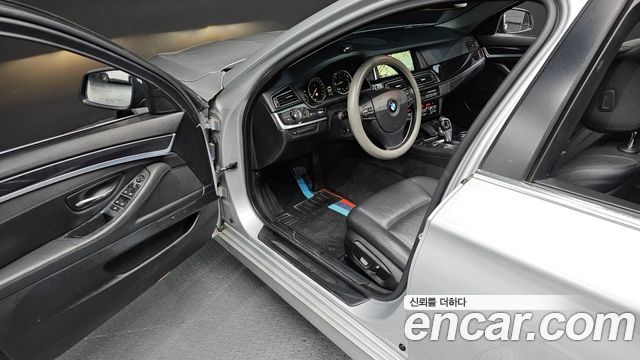 BMW 5 Series (F10) 520d xDrive 2015 — фото 10