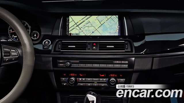 BMW 5 Series (F10) 520d xDrive 2015 — фото 14