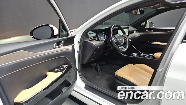 Kia K5 (III) 2.0 Noblesse 2023 — фото 10
