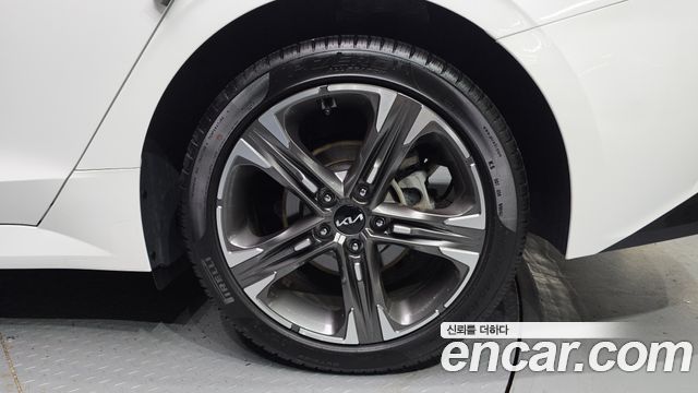 Kia K5 (III) 2.0 Noblesse 2023 — фото 21