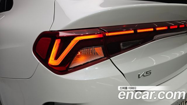 Kia K5 (III) 2.0 Noblesse 2023 — фото 23