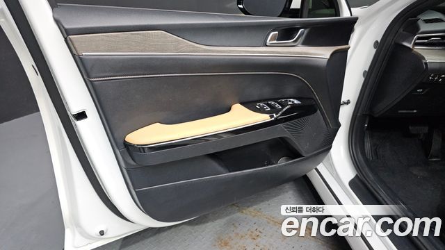 Kia K5 (III) 2.0 Noblesse 2023 — фото 24