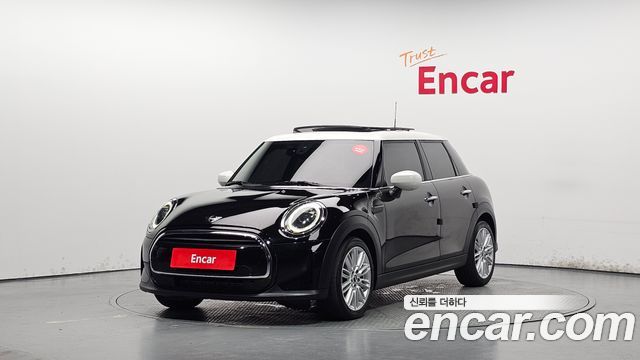MINI Cooper 5-Door Classic Plus 3rd 2022 — фото 1