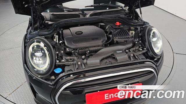 MINI Cooper 5-Door Classic Plus 3rd 2022 — фото 6