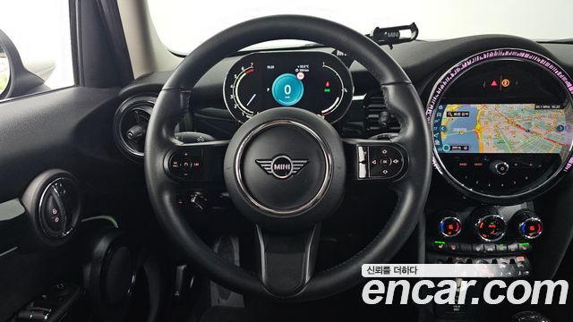 MINI Cooper 5-Door Classic Plus 3rd 2022 — фото 13