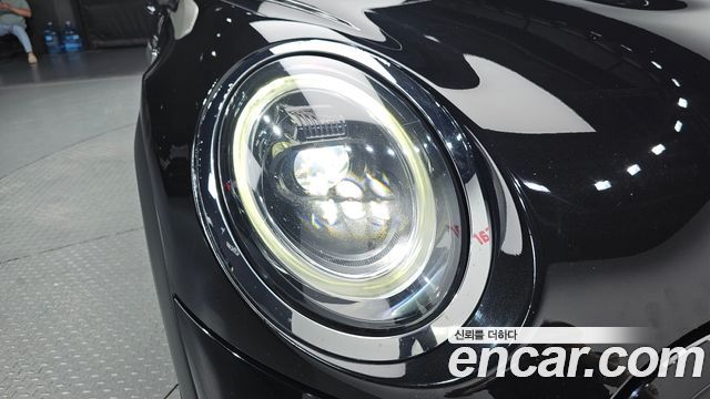 MINI Cooper 5-Door Classic Plus 3rd 2022 — фото 22