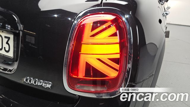MINI Cooper 5-Door Classic Plus 3rd 2022 — фото 23