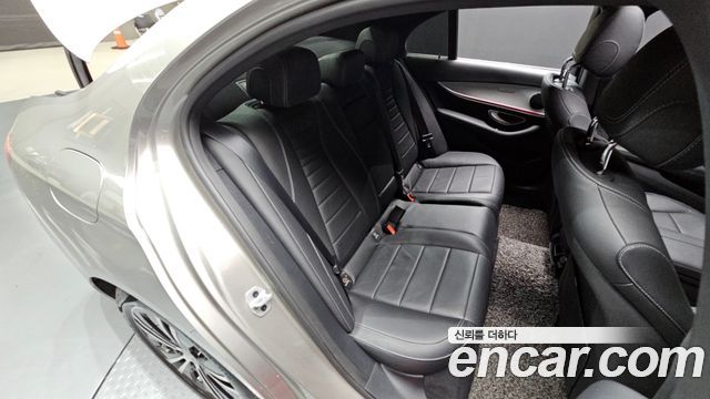 Mercedes-Benz E-Class (W213) E250 Avantgarde 2021 — фото 12