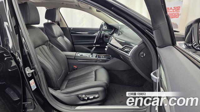BMW 7 Series (G11) 730Ld xDrive 2018 — фото 11