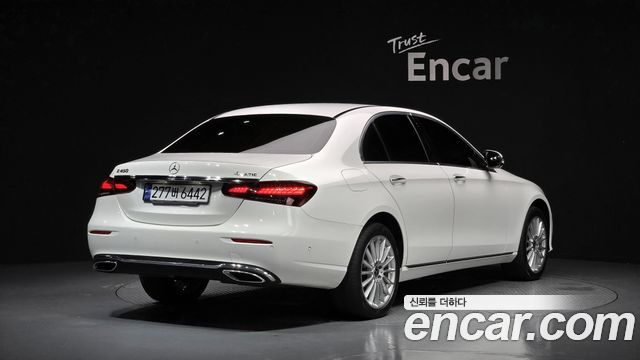 Mercedes-Benz E-Class (W213) E220d 4MATIC Exclusive 2022 — фото 2