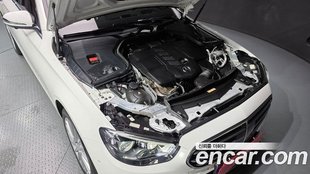 Mercedes-Benz E-Class (W213) E220d 4MATIC Exclusive 2022 — фото 6