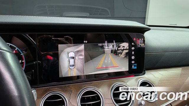Mercedes-Benz E-Class (W213) E220d 4MATIC Exclusive 2022 — фото 15