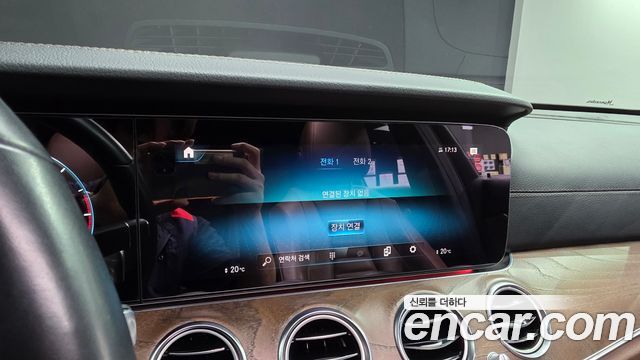 Mercedes-Benz E-Class (W213) E220d 4MATIC Exclusive 2022 — фото 17