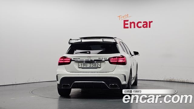 Mercedes-Benz GLA-Class (X156) GLA45 AMG 4MATIC 2019 — фото 4
