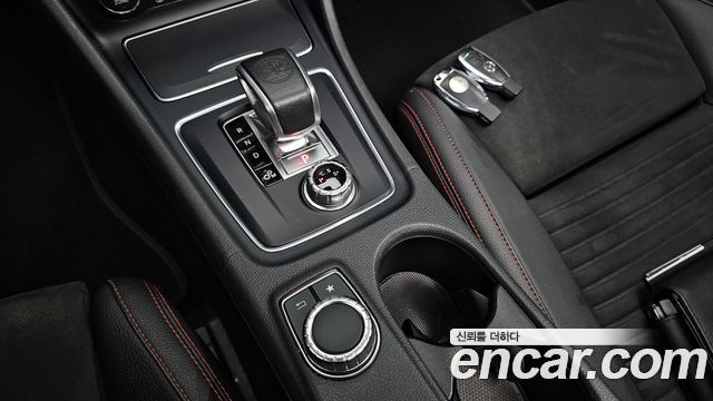 Mercedes-Benz GLA-Class (X156) GLA45 AMG 4MATIC 2019 — фото 9