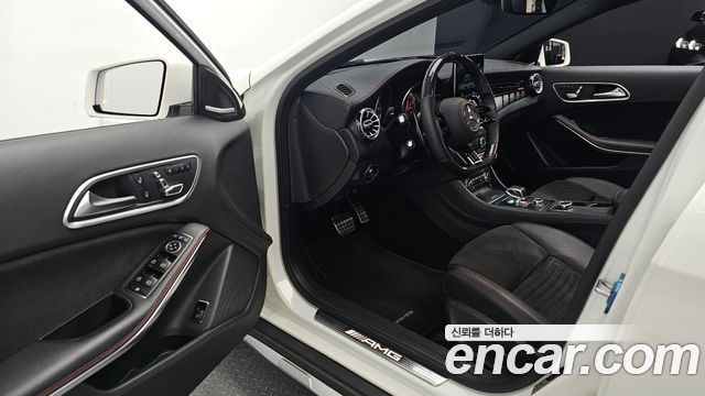 Mercedes-Benz GLA-Class (X156) GLA45 AMG 4MATIC 2019 — фото 11