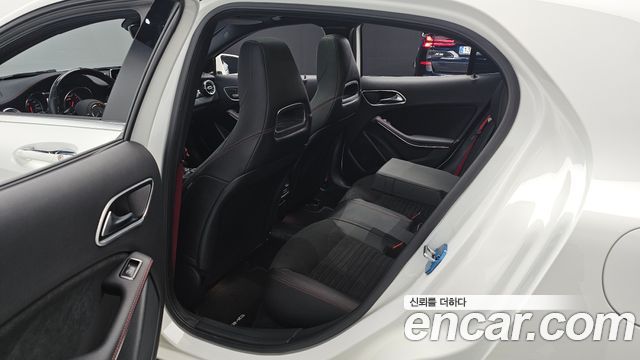 Mercedes-Benz GLA-Class (X156) GLA45 AMG 4MATIC 2019 — фото 12
