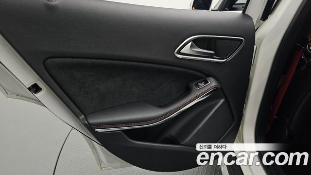 Mercedes-Benz GLA-Class (X156) GLA45 AMG 4MATIC 2019 — фото 25