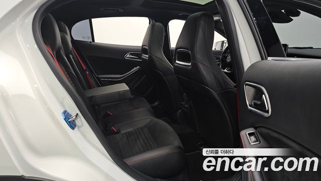 Mercedes-Benz GLA-Class (X156) GLA45 AMG 4MATIC 2019 — фото 26