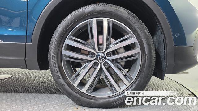 Volkswagen Tiguan (II) 2.0 TDI 4Motion Prestige 2023 — фото 5