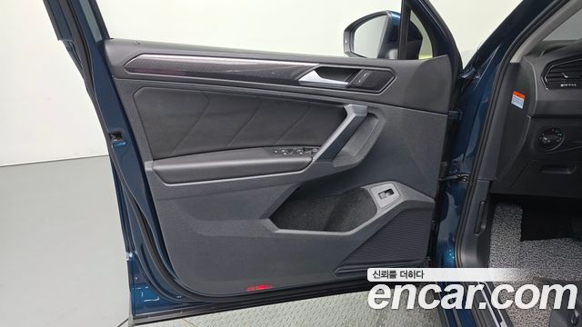 Volkswagen Tiguan (II) 2.0 TDI 4Motion Prestige 2023 — фото 24