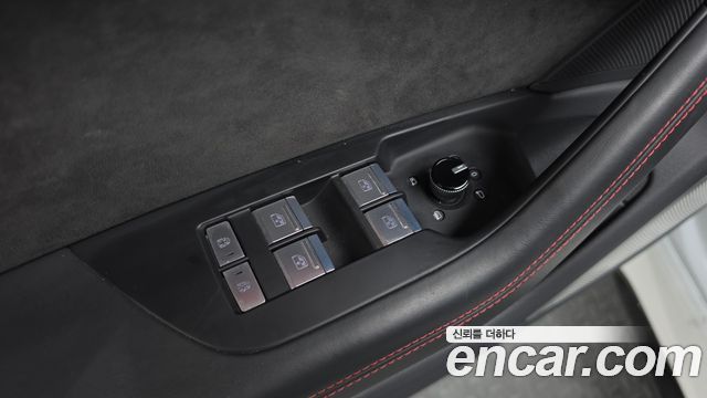 Audi RS6 (C8) 4.0 TFSI Quattro Avant 2021 — фото 28