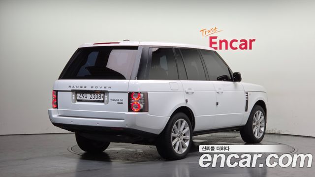 Land Rover Range Rover 4.4 TDV8 Vogue 2012 — фото 2