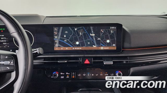 Kia Sportage Hybrid (V) HEV 1.6 2WD Signature X Line 2025 — фото 12
