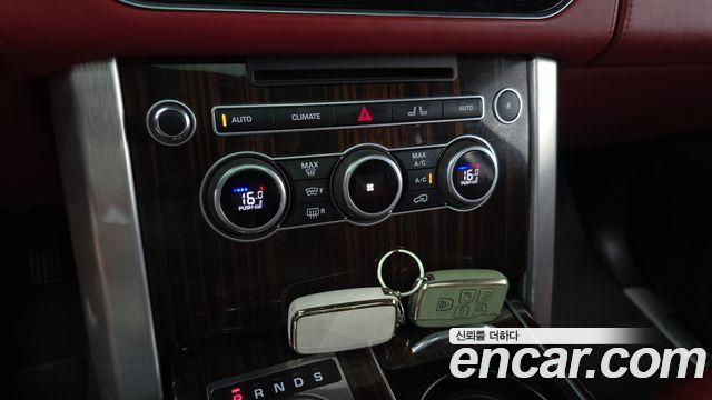 Land Rover Range Rover (IV) 4.4 SDV8 AB DIESEL 2016 — фото 17
