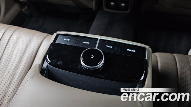 Kia K8 3.5 Gasoline 4WD Platinum 2022 — фото 32