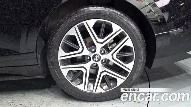 Hyundai Grandeur (GN7) 2,5 Gasoline 2WD Exclusive 2023 — фото 21