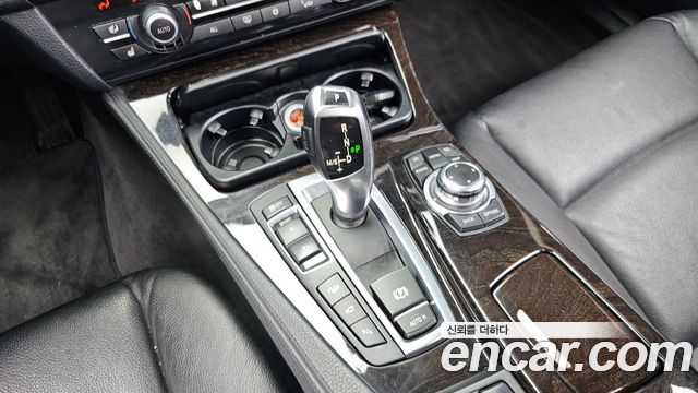 BMW 5 Series (F10) 528i xDrive 2012 — фото 9