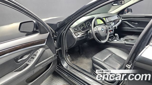 BMW 5 Series (F10) 528i xDrive 2012 — фото 10