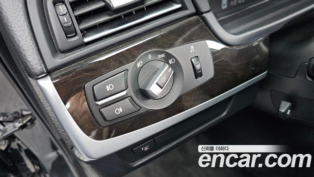 BMW 5 Series (F10) 528i xDrive 2012 — фото 19