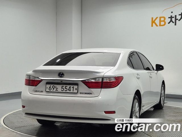 Lexus ES300h Executive XV60 2014 — фото 3