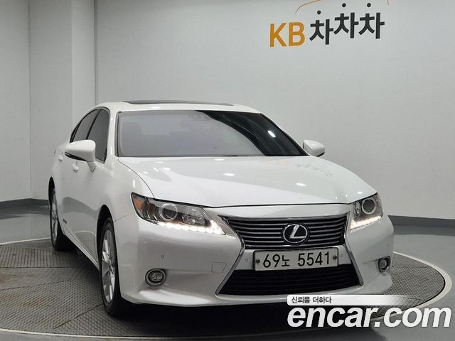 Lexus ES300h Executive XV60 2014 — фото 4