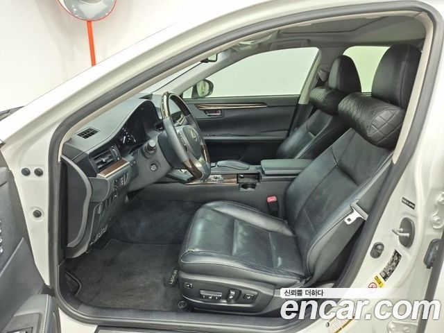 Lexus ES300h Executive XV60 2014 — фото 15